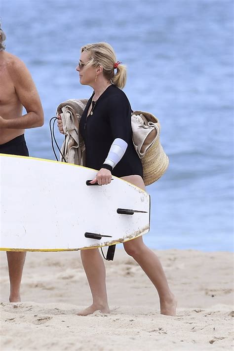 jane krakowski bikini|Jane Krakowski on the Beach in the Hamptons 08/14/2021